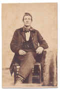 SEATED VIEW OF 15TH ILLINOIS CAVALRY PRIVATE DIED AT HELENA, ARKANSAS – FAMILY NOTATION ON REVERSE