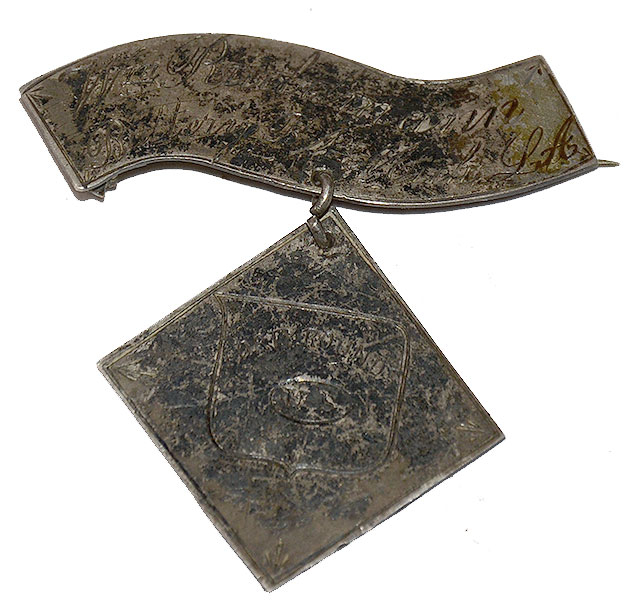 15th CORPS VETERAN’S IDENTIFICATION BADGE OF WILLIAM RUEBELMANN, BATTERY B 1st MICH LIGHT ARTILLERY 1861-1865, P.O.W. SHILOH