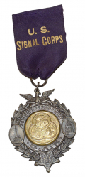 US SIGNAL CORPS GAR BADGE – 35th NATIONAL ENCAMPMENT, 1901, CLEVELAND