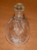 C1860-1900 AMERICAN OR ENGLISH DIAMOND MOLDED SCENT BOTTLE WITH STOPPER