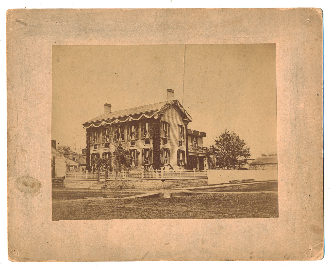 RARE ALBUMEN PHOTO – LINCOLN HOUSE, SPRINGFIELD, WITH FUNERAL AND MOURNING BUNTING
