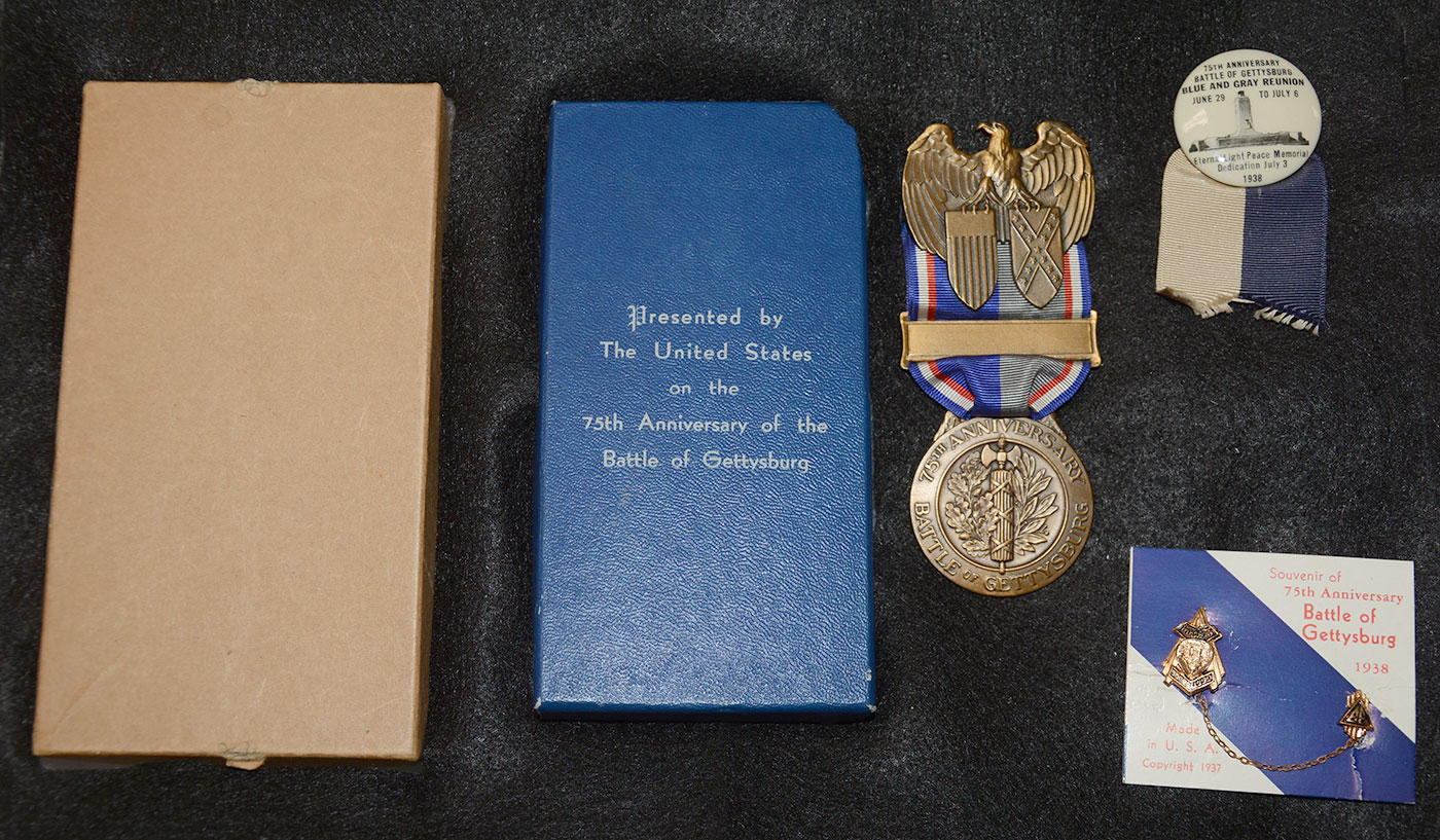 GETTYSBURG 75th ANNIVERSARY MEDAL WITH BOX, SHIPPING BOX, SOUVENIR TIE CLASP AND RIBBON/PIN