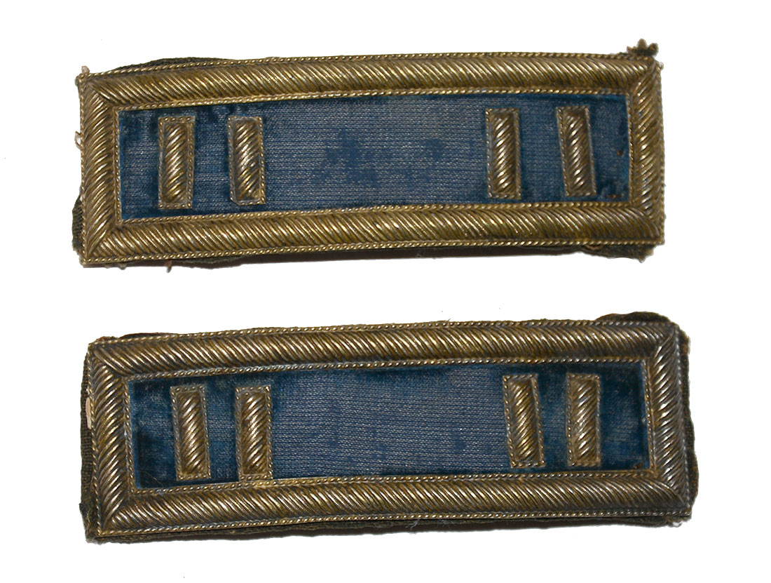 SMITH PATENT SHOULDER STRAPS FOR AN INFANTRY CAPTAIN