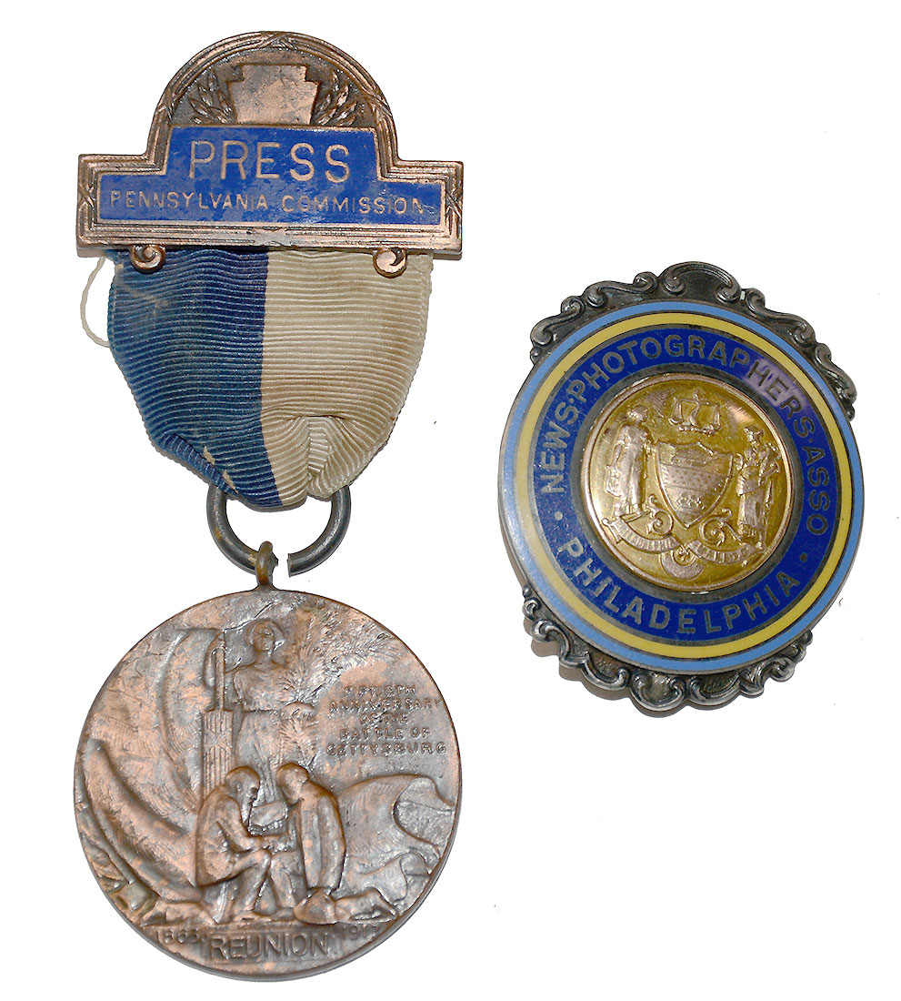 VERY SCARCE PRESS BADGE FOR THE GETTYSBURG 50th ANNIVERSARY COMMEMORATION WITH THE NEWS PHOTOGRAPHER’S PERSONAL STERLING BADGE 