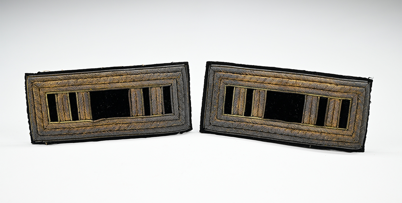 TRIPLE-BORDERED CAPTAIN OF STAFF SHOULDER STRAPS 