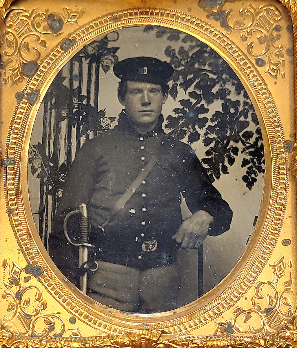 1/6 AMBROTYPE PHOTO – OLIVER PUTNAM, 3rd MASS. CAV. WITH HANDWRITTEN DESCRIPTION