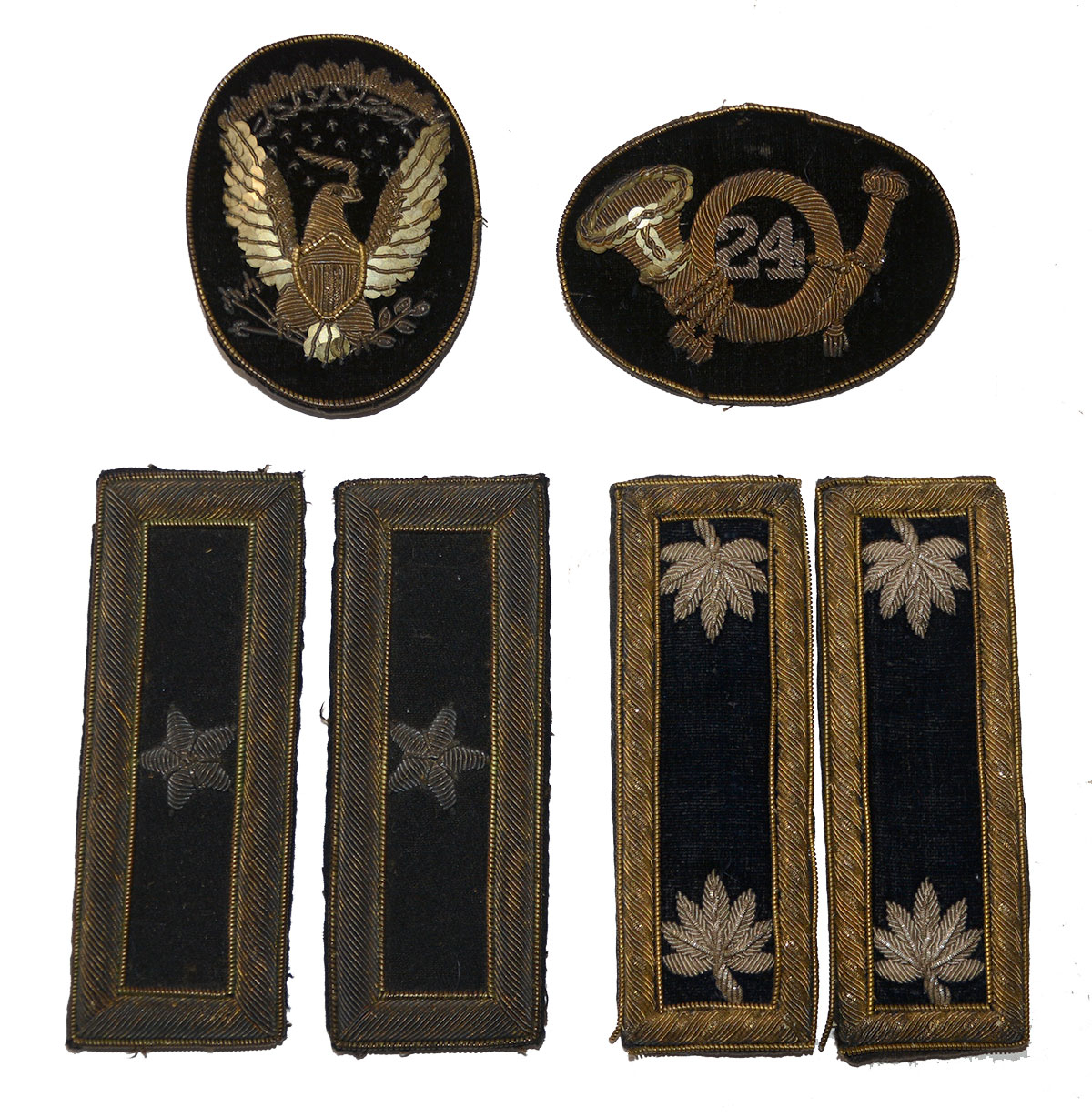 24th MICHIGAN IRON BRIGADE LT. COLONEL MARK FLANIGAN’S HARDEE HAT INSIGNIA WITH HIS LT. COLONEL AND BREVET BRIG. GENERAL SHOULDER STRAPS: WOUNDED AT GETTYSBURG