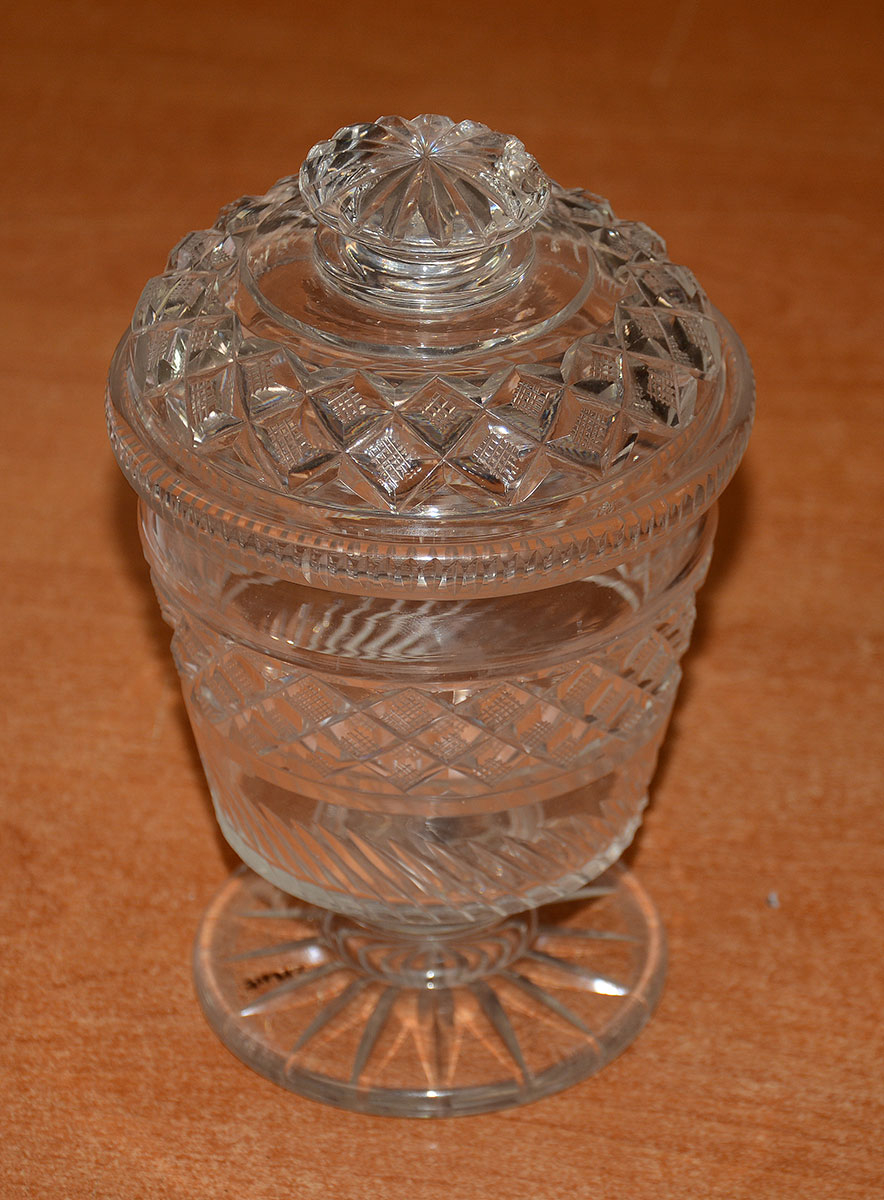 CIRCA 1820-1840 CUT GLASS SWEETMEAT JAR / SUGAR BOWL