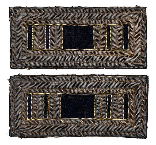 TRIPLE-BORDER CAPTAIN OF STAFF SHOULDER STRAPS 