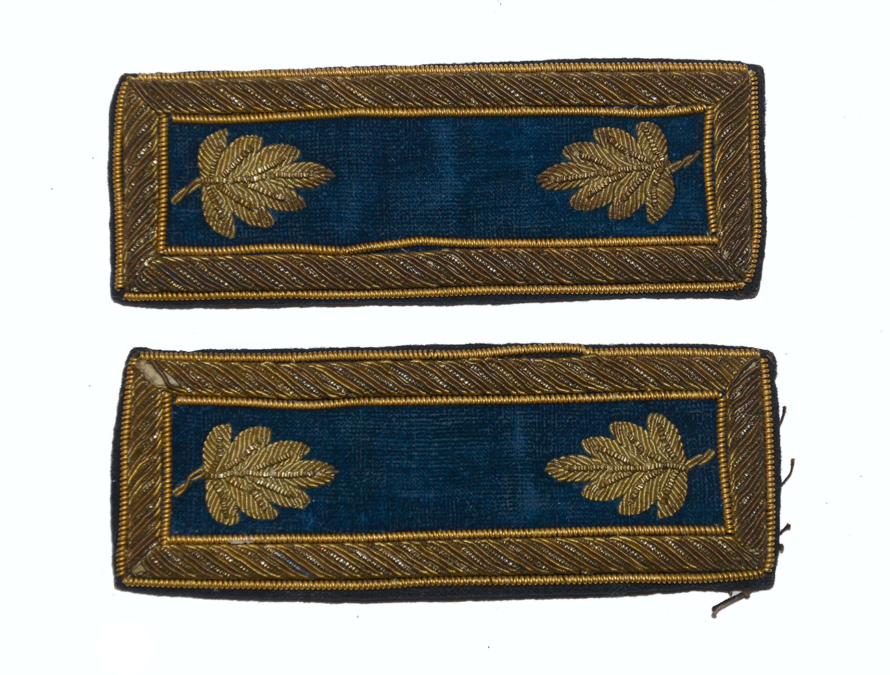 VERY STRONG EXAMPLES OF SCARCE EMBROIDERED BULLION INFANTRY MAJOR SHOULDER STRAPS 