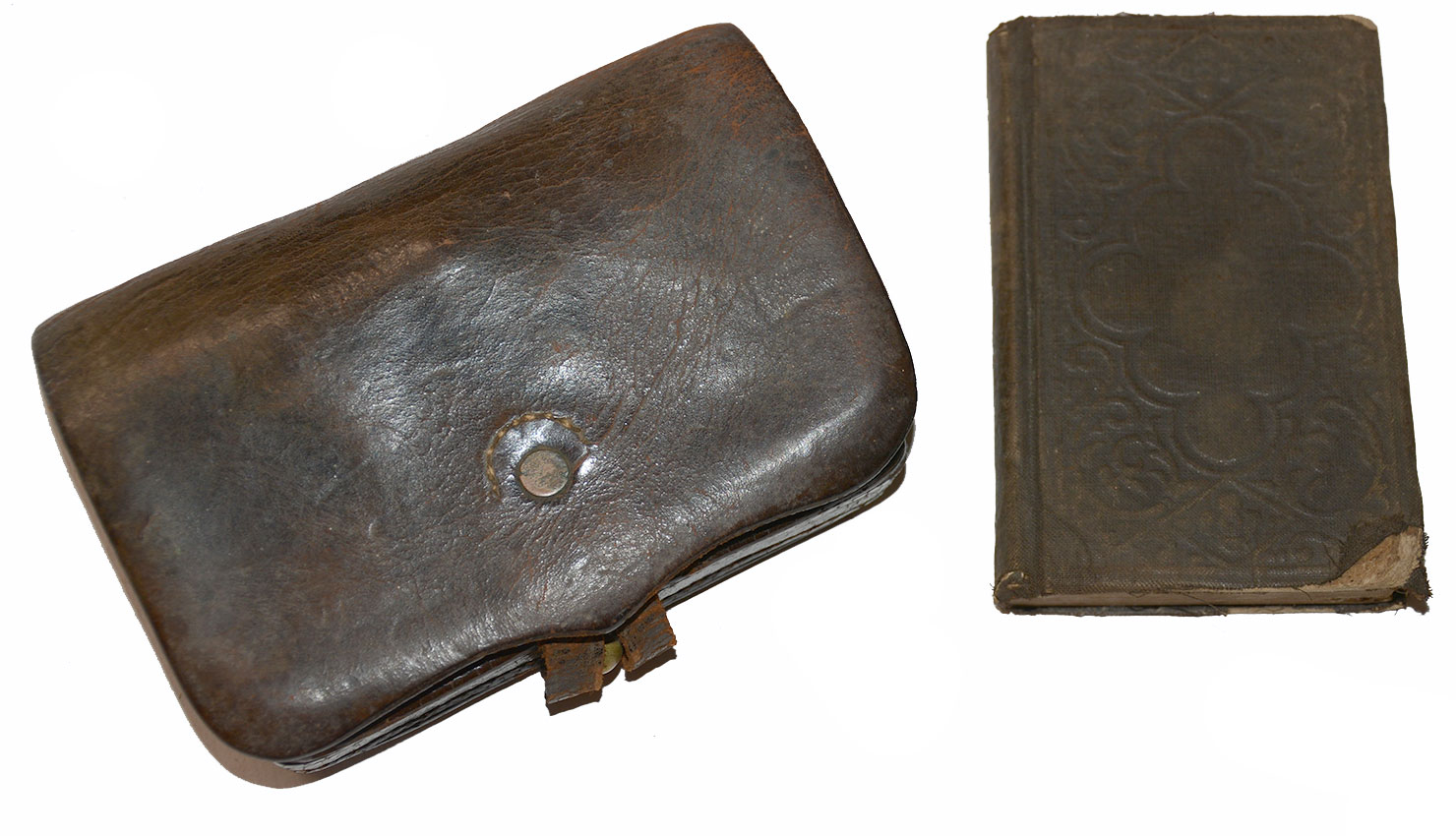 NEW TESTAMENT IDENTIFIED TO SOLDIER IN 16TH PA INFANTRY & 1ST PA CAVALRY WITH PISTOL CARTRIDGE BOX AND BULLETS