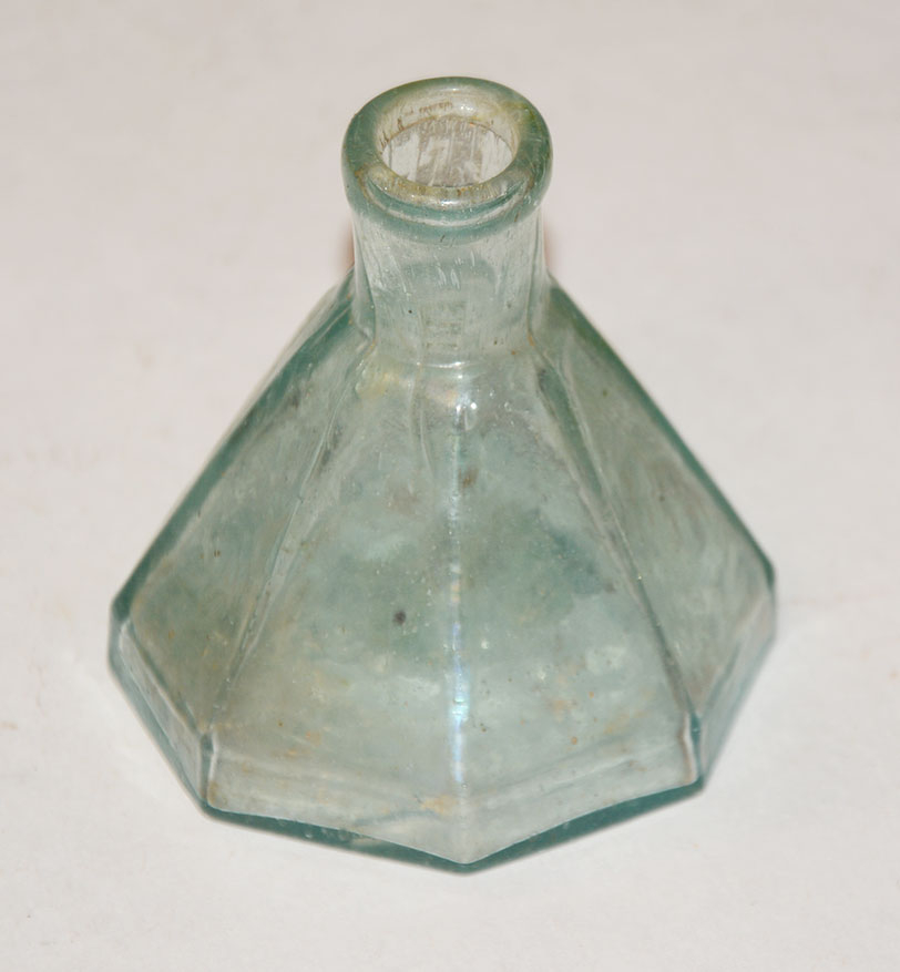 EIGHT PANEL UMBRELLA INKWELL WITH OPEN PONTIL