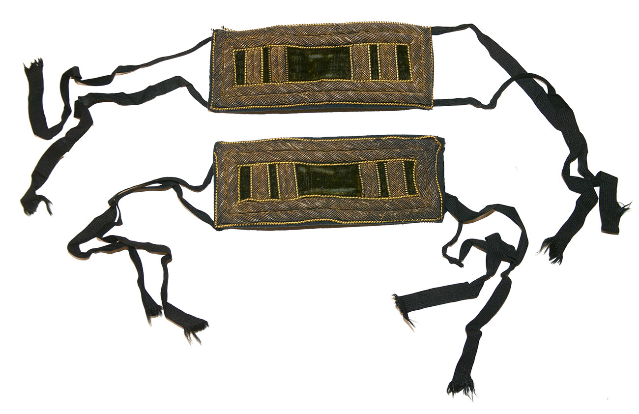 DOUBLE-BORDER STAFF CAPTAIN’S STRAPS WITH TIES