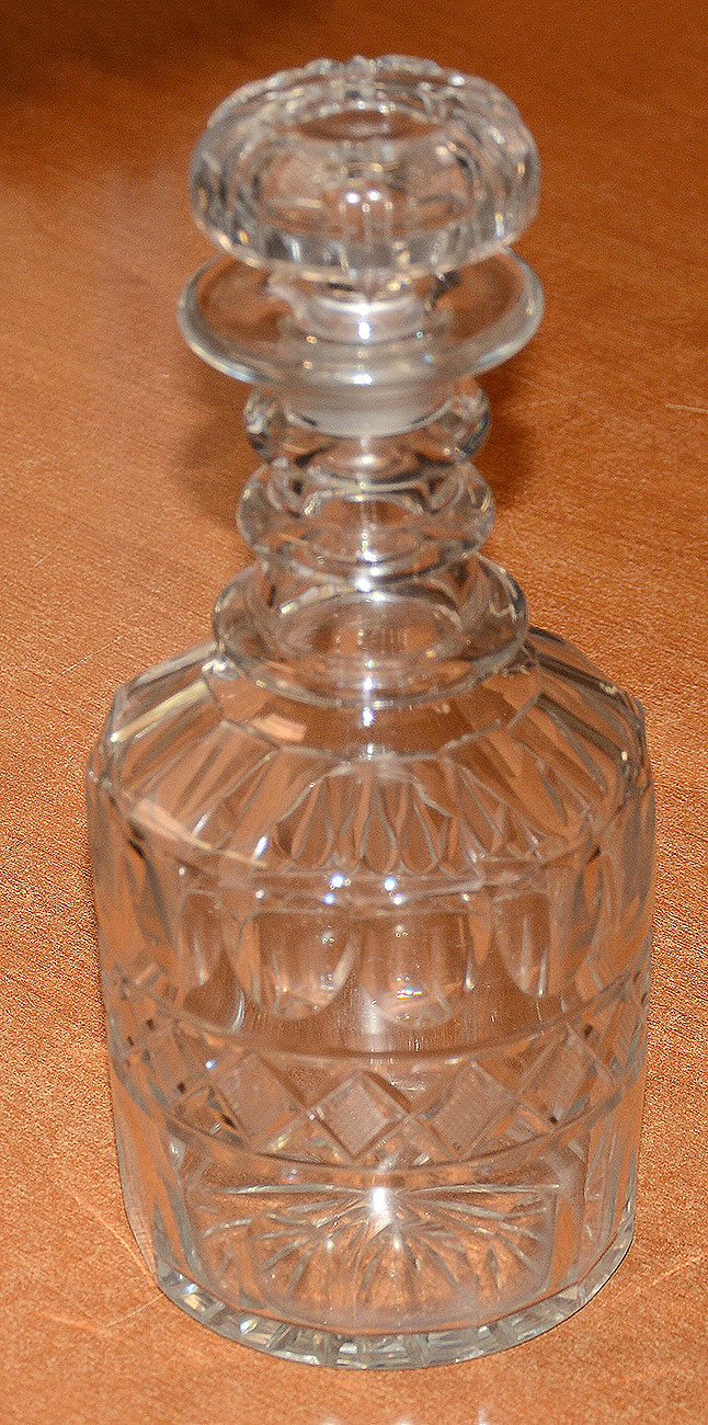 CIRCA 1830-1850 PINT DECANTER WITH BAND OF STRAWBERRY DIAMONDS