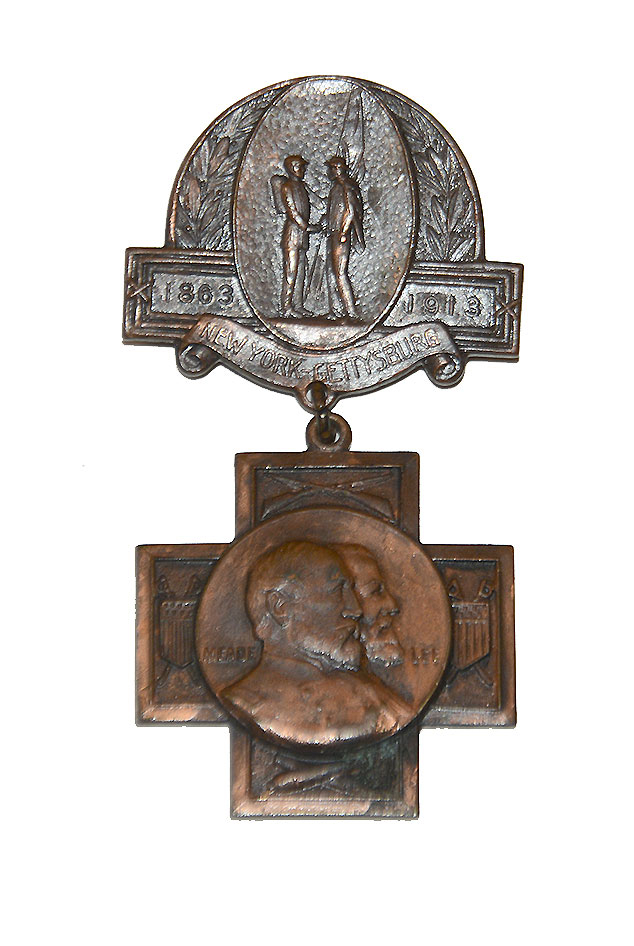 1913 NEW YORK DAY AT GETTYSBURG BADGE, IDENTIFIED TO SOLDIER WOUNDED ON LITTLE ROUND TOP