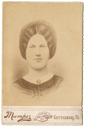 CABINET CARD PHOTOGRAPH OF JENNIE WADE BY J.I. MUMPER
