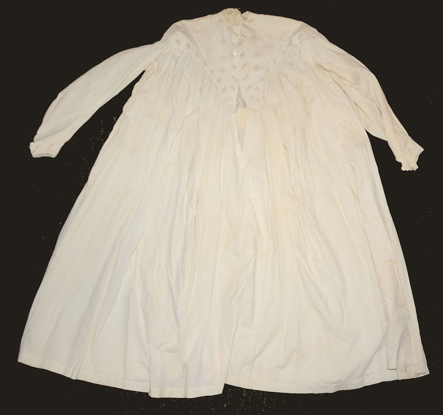 C1860-1860 WHITE COTTON LONGCLOTH NIGHTDRESS