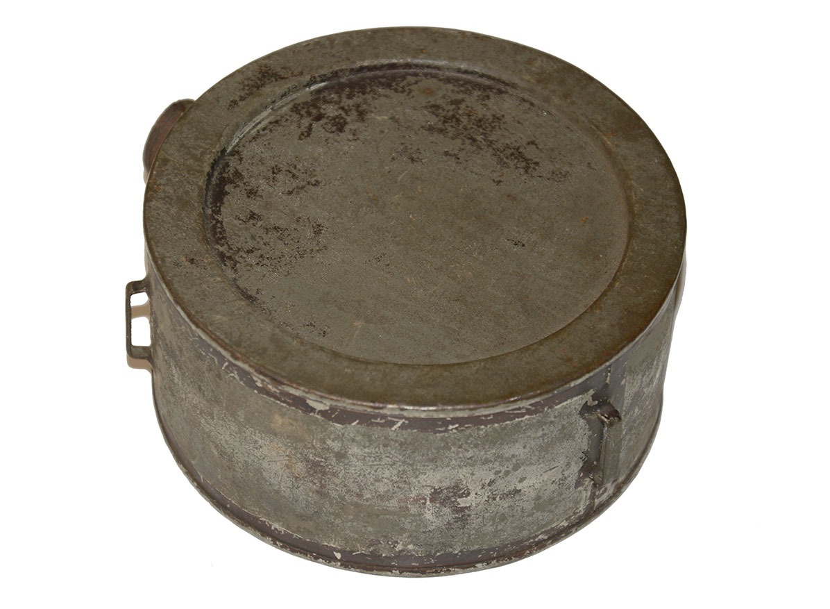 US MILITIA TIN CANTEEN MADE TO IMITATE A WOOD PATTERN 1830s – 1840s