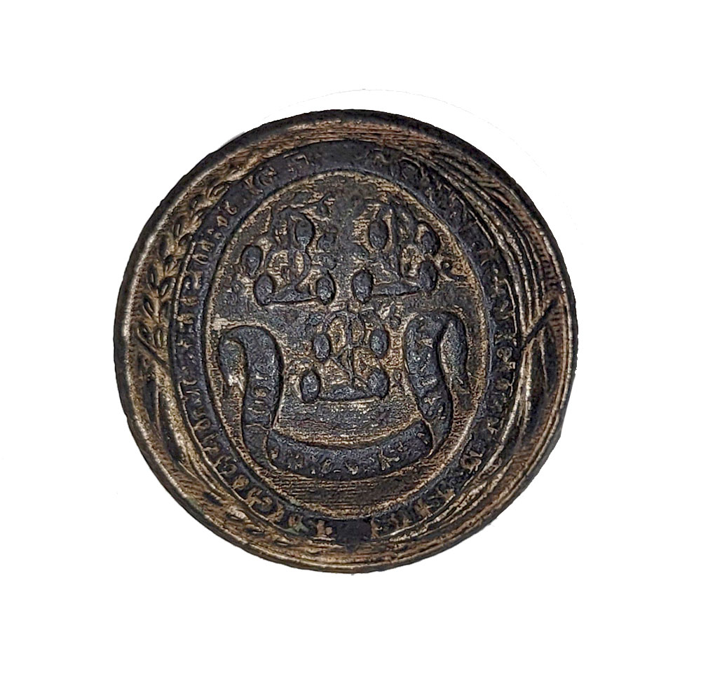 RELIC -- CIVIL WAR CONNECTICUT STATE SEAL BUTTON
