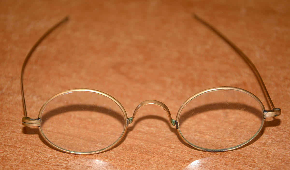 C1820 SPECTACLES