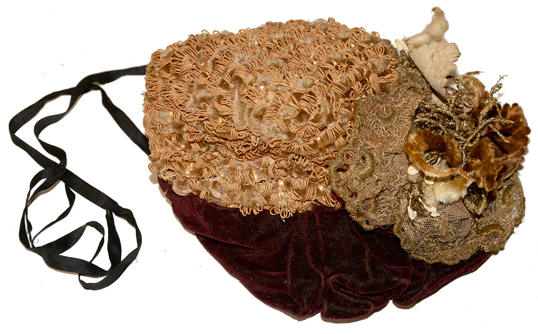 GIRL’S BONNET WITH VELVET AND CHENILLE