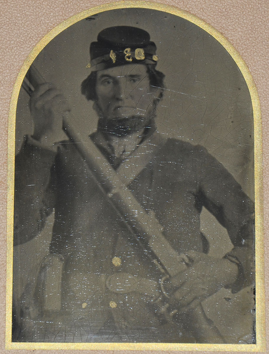 FRAMED FULL PLATE TINTYPE OF AN UNIDENTIFIED UNION INFANTRYMAN