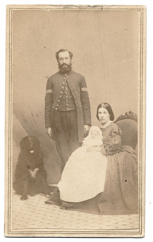EXCELLENT CIVIL WAR FAMILY PORTRAIT CDV – SOLDIER, WOMAN, CHILD, AND DOG