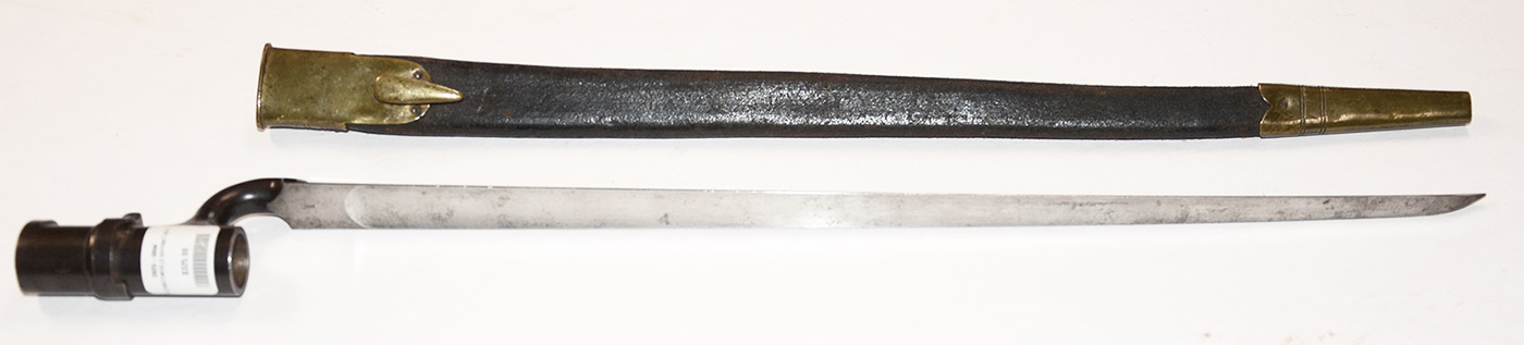 NEAR-MINT ENFIELD SOCKET BAYONET WITH SCABBARD