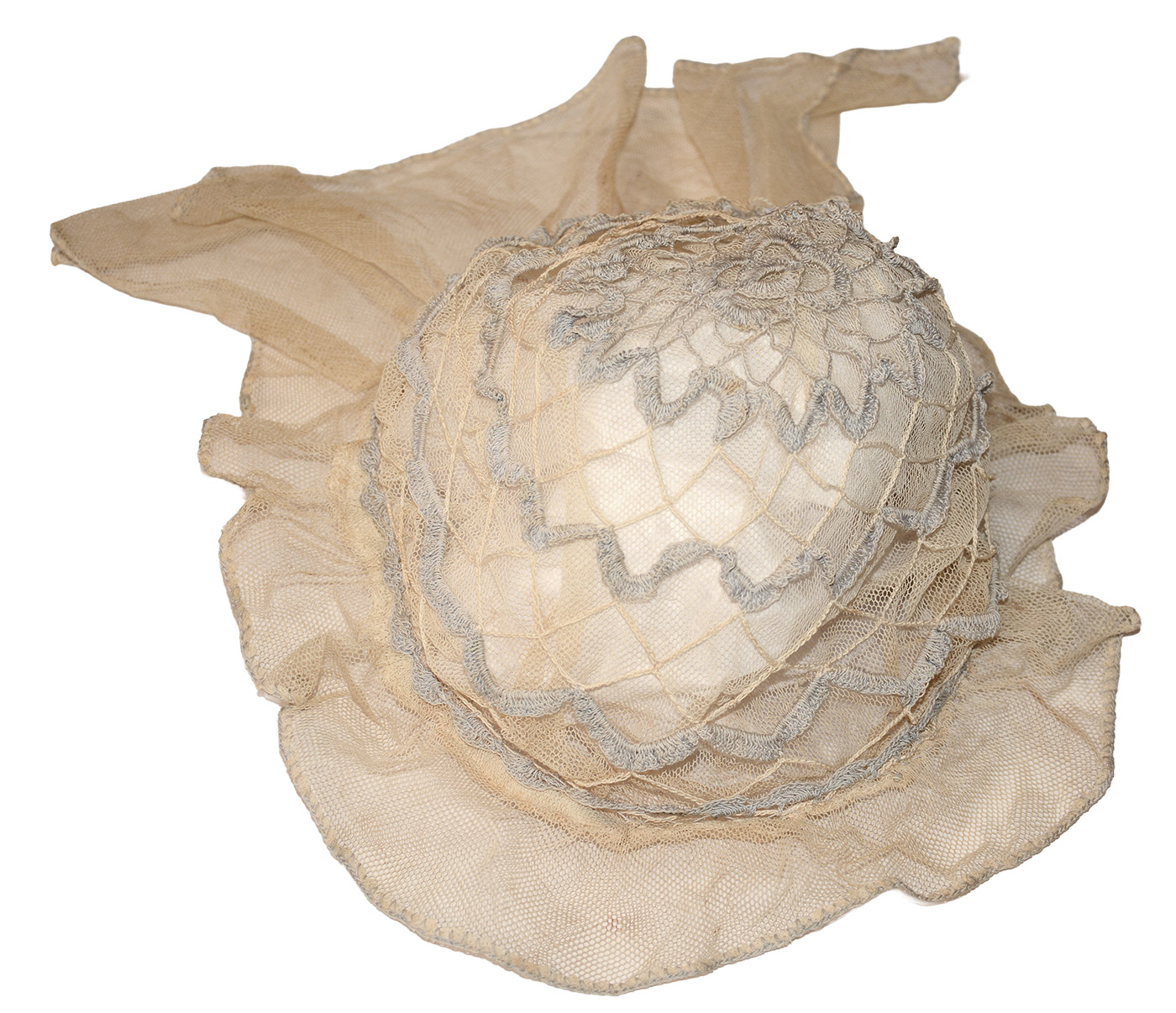 UNUSUAL IVORY VINTAGE NET CAP