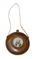 GETTYSBURG SOUVENIR WOOD CANTEEN WITH JENNIE WADE & JOHN BURNS PHOTOS