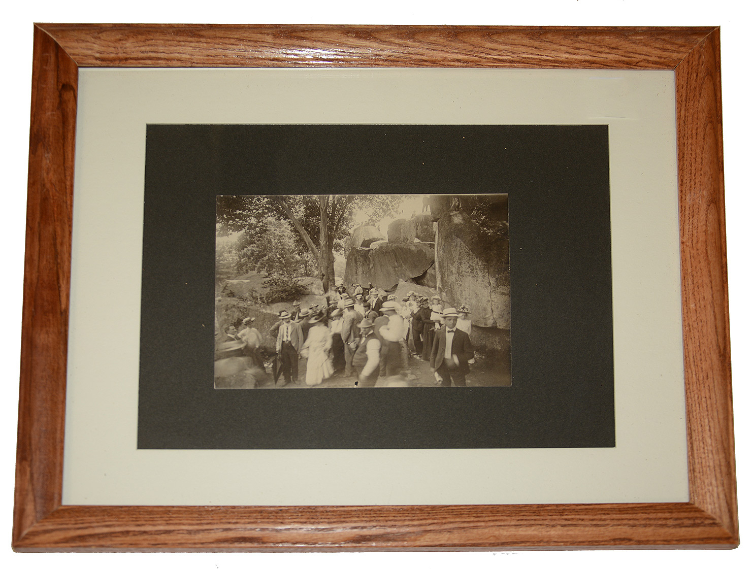 FRAMED ANTIQUE PHOTO OF TOURISTS IN DEVIL’S DEN