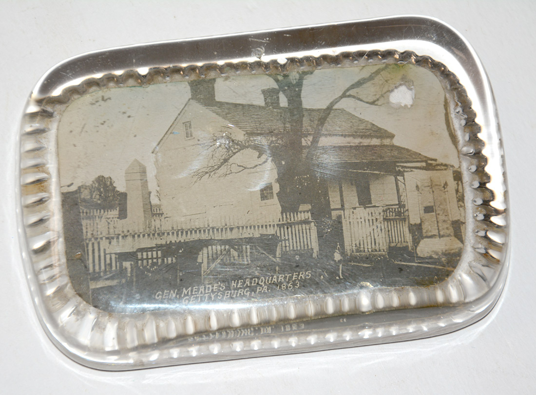 GETTYSBURG SOUVENIR GLASS PAPERWEIGHT WITH PHOTO OF MEADE’S HEADQUARTERS