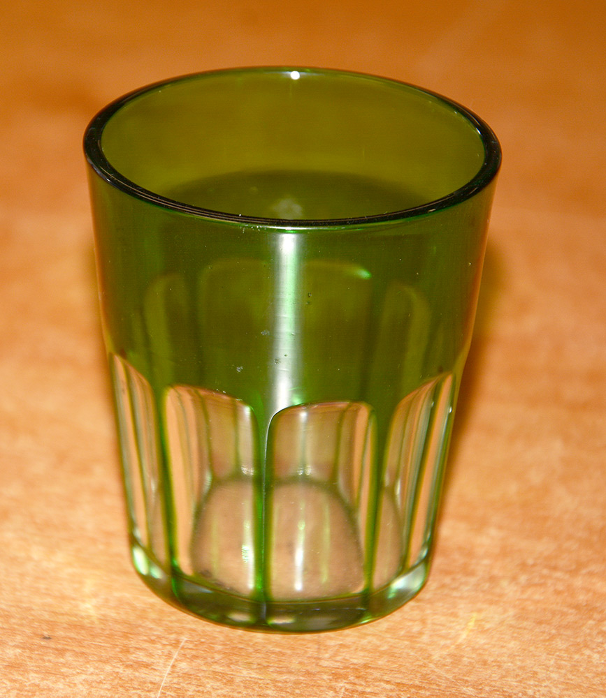 GREEN CUT-TO-CLEAR WHISKEY TASTER OR SHOT GLASS