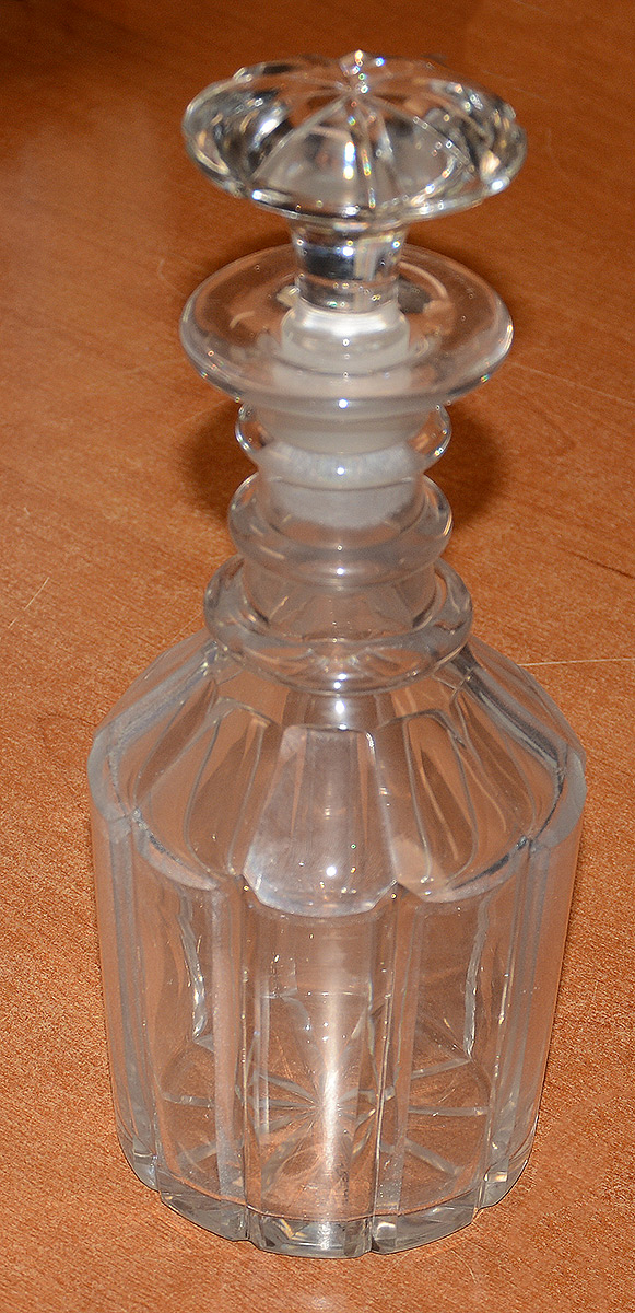 HEAVY MIDDLE PERIOD CUT DECANTER WITH ORIGINAL STOPPER, C. 1840-1870