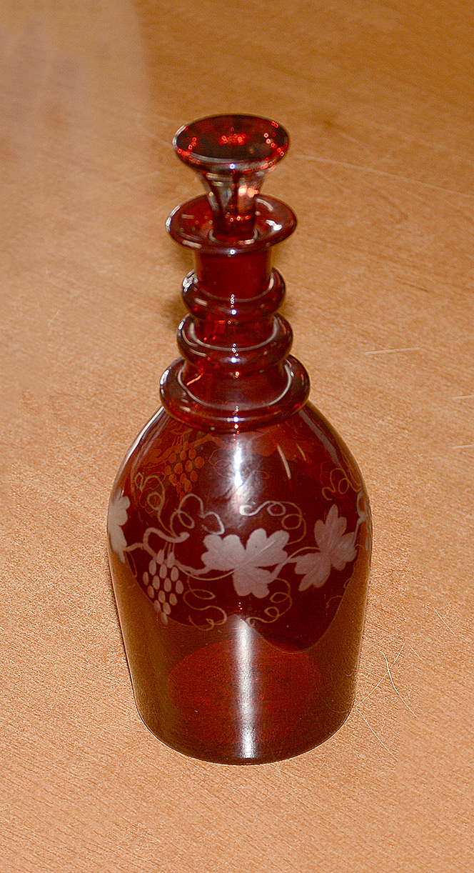 ENGRAVED, RED STAINED CONTINENTAL DECANTER, C. 1840-1850
