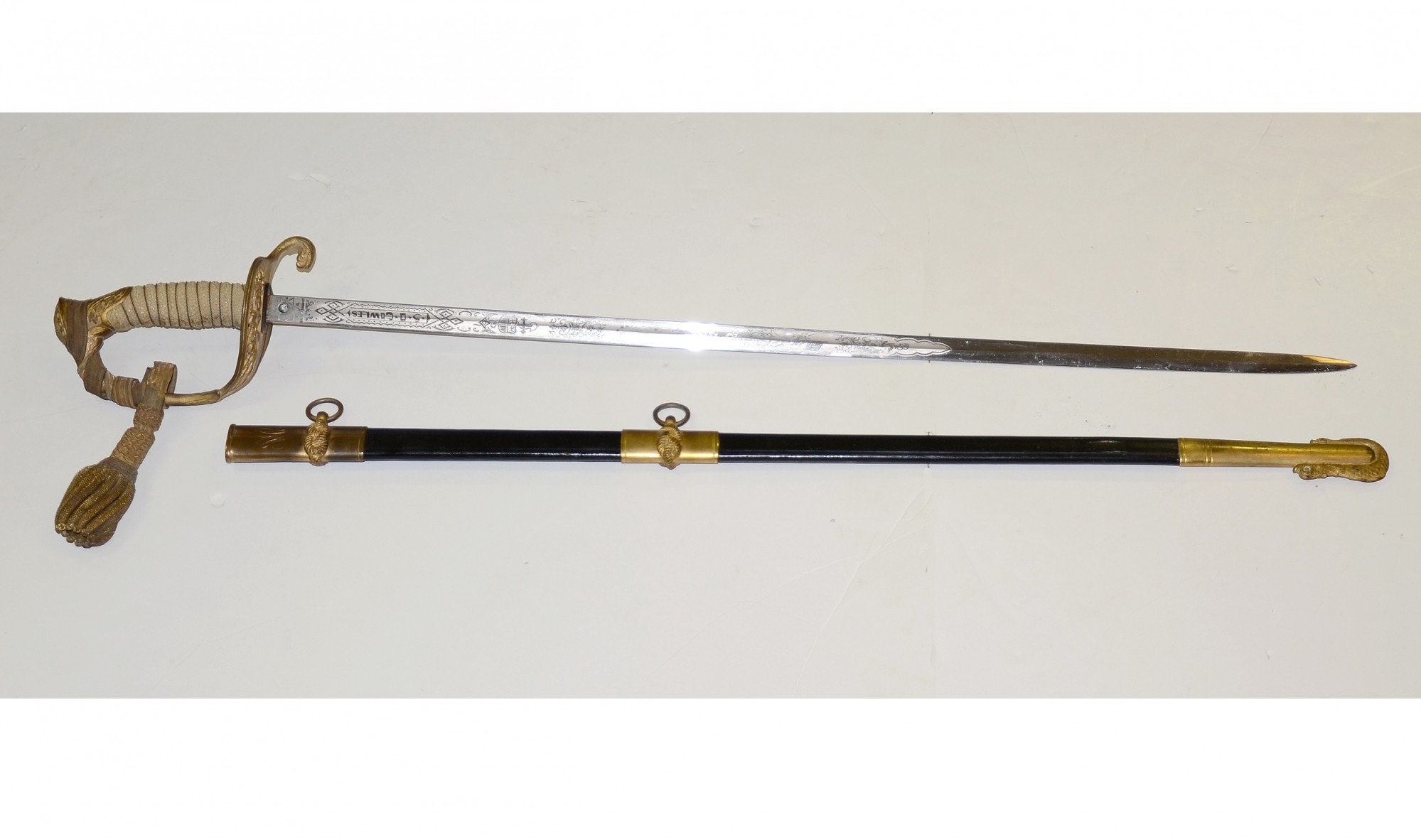 ID’D WORLD WAR ONE US MODEL 1852 NAVAL OFFICERS SWORD